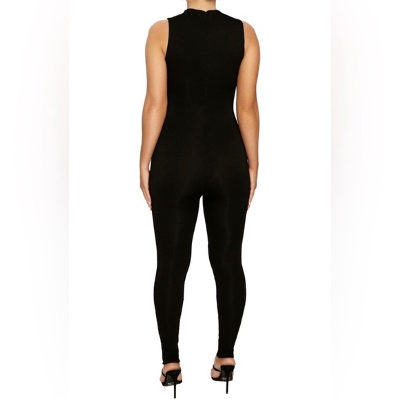 Make wardrobe sleeveless jumpsuit - Picture 4 of 4